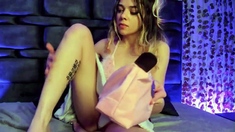 Horny Webcam Babe Solo Masturbation