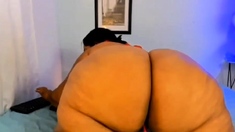 Close up MILF masturbation