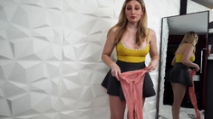 Masturbating amateur cums after solo fun