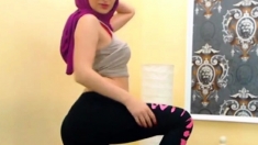 Sexy Arab Muslim Dancing In Hijab