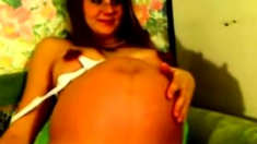 amateur preggo girl in webcam